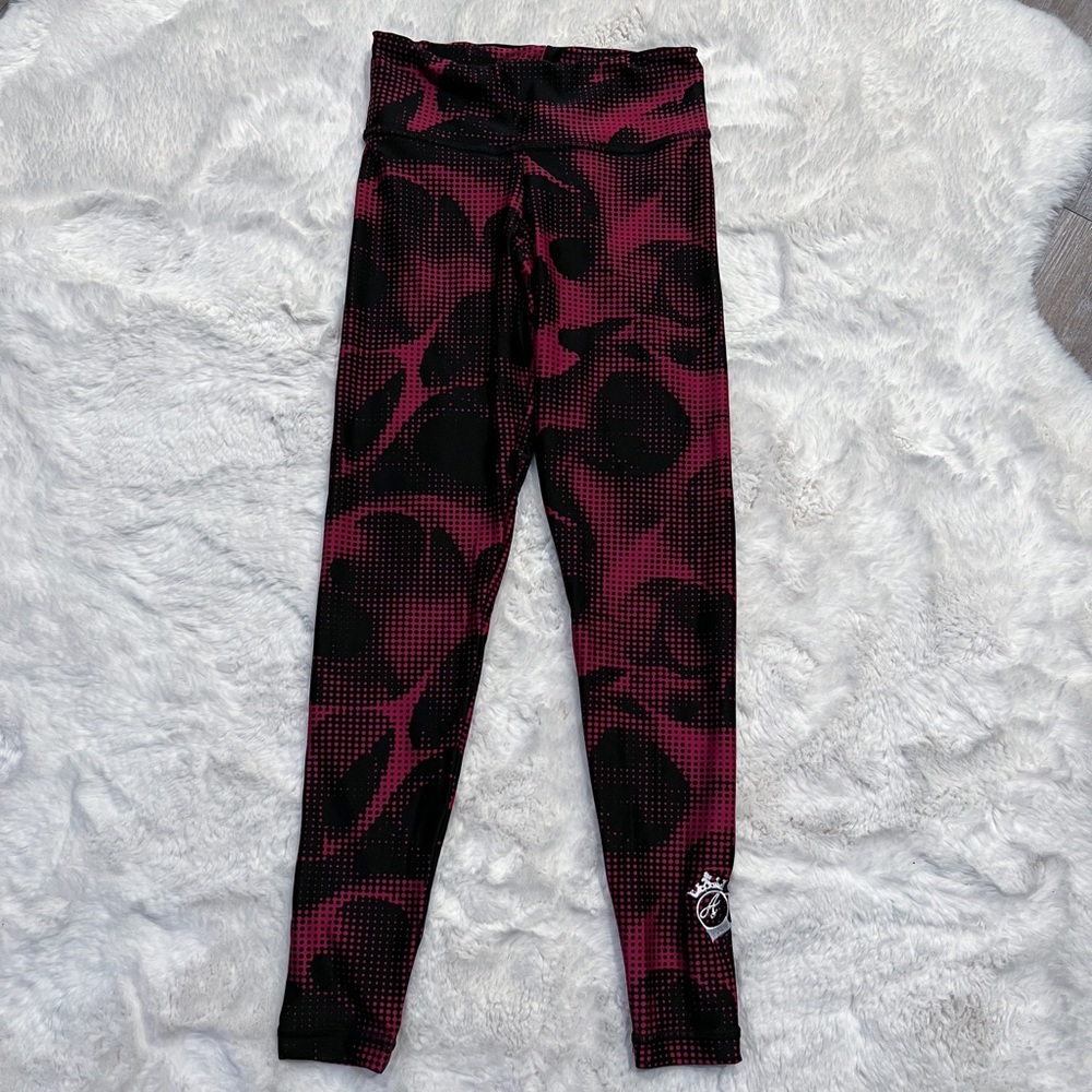 Bootyqueen apparel as seen on Shark Tank classic leggings. Chocolate cherry. S.